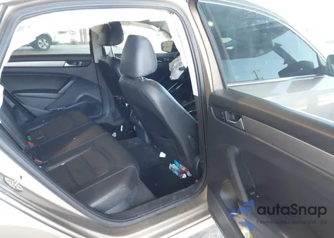 2015 Volkswagen Passat 2.0L Tdi Se z USA, uszkodzony, nr VIN 1VWBV7A34FC073646